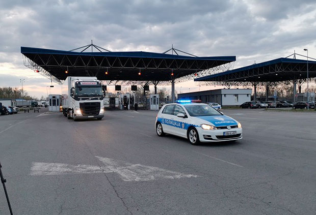 Медицинска помоћ из Србије ушла у Републику Српску (ФОТО)